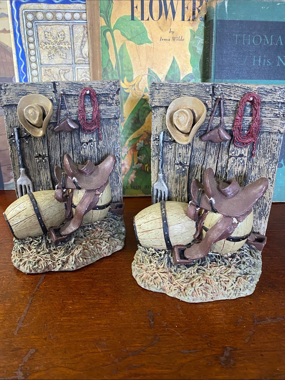 Western Saddle & Barrel Bookends